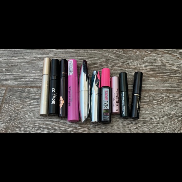 Mascara - Picture 1 of 5